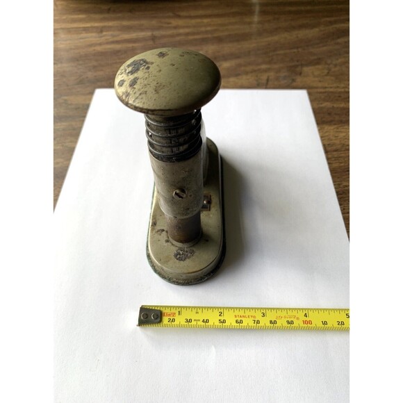 Clipless Stand Machine Made by Clipless Paper Fastener Co Newton Iowa Working - Picture 7 of 9